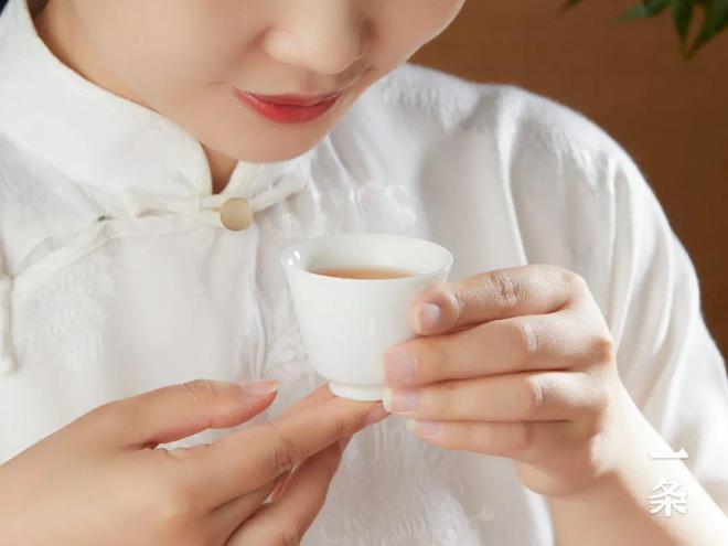 非凡体育茶与茶器专场：2016年布朗古树茶、紫砂壶茶具套组、松花石茶盘……(图11)