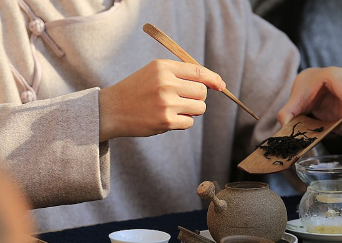 玩彩票也雅致茶文化主题店 在茶香氤氲中畅享彩票的乐趣非凡体育(图3)